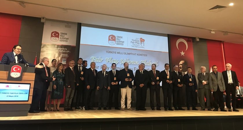 Nobel İlaç’a TMOK’tan Şükran Plaketi